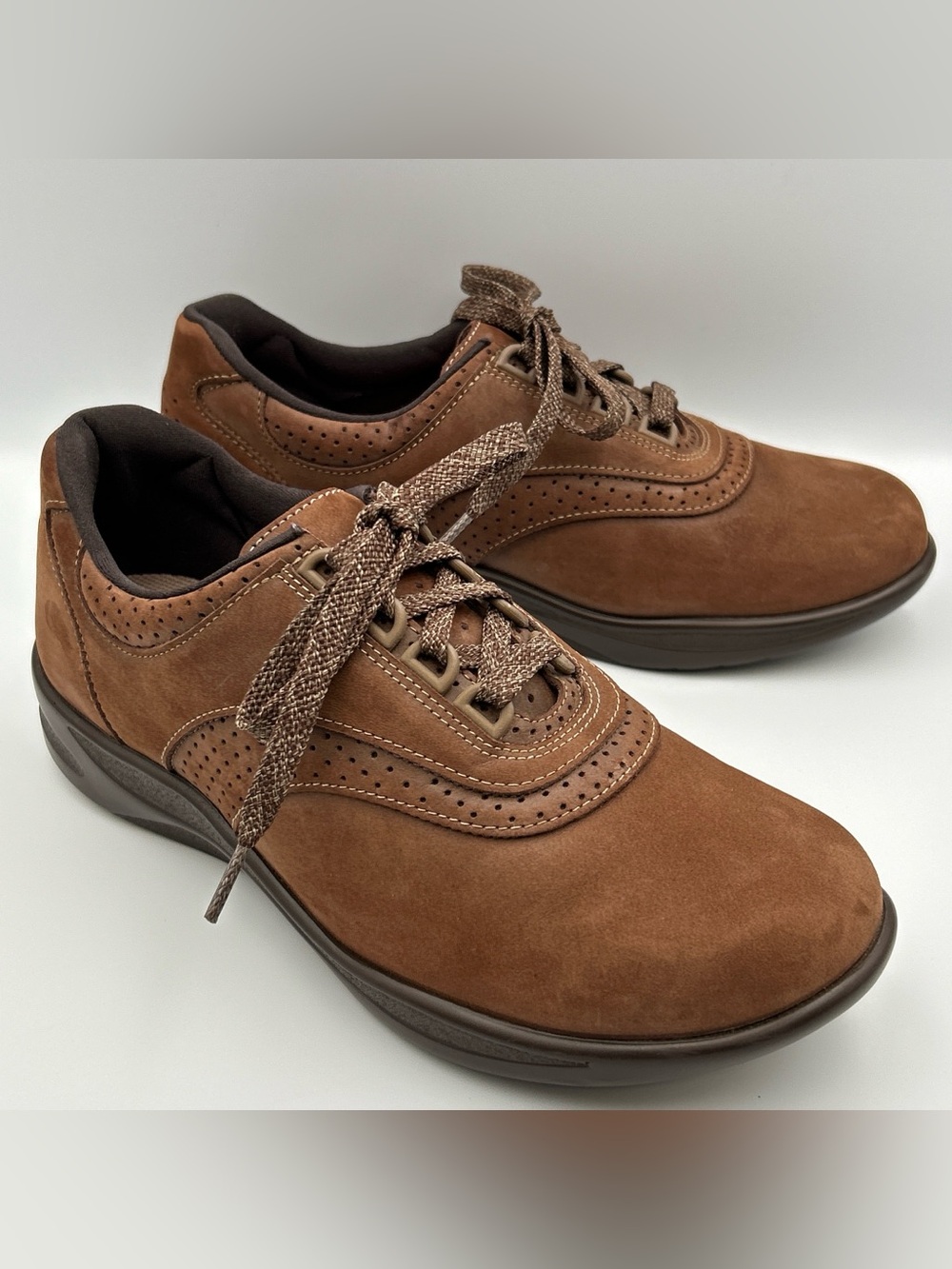 SAS Walk Easy Walking Sneakers Womens 8M Brown Nubuck Leather Casual Tennis Shoe